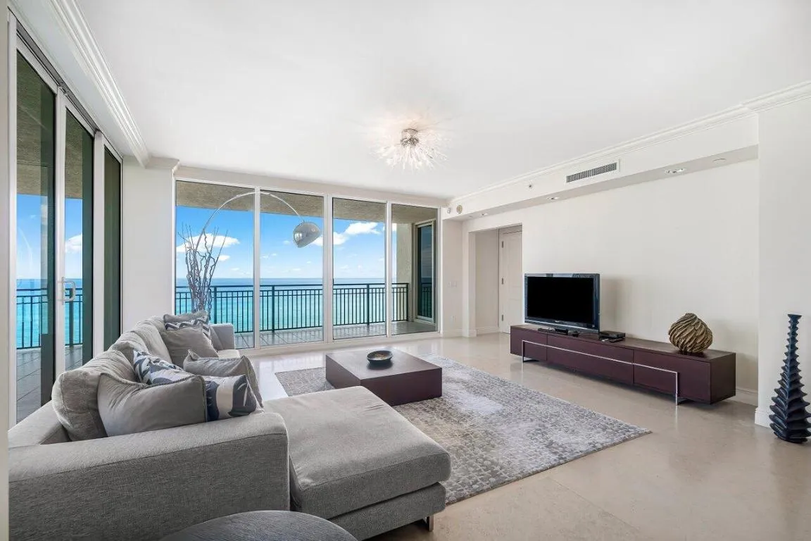 007-3800NorthOceanDrive-1053-RivieraBeac