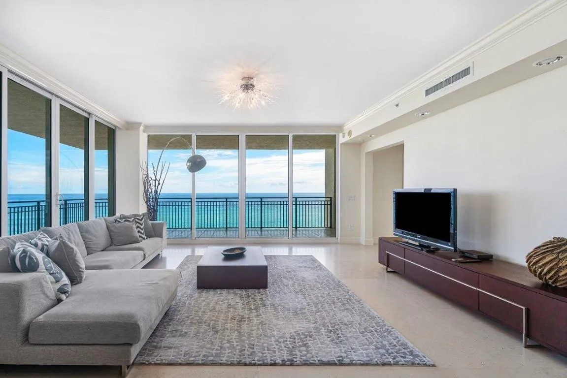 006-3800NorthOceanDrive-1053-RivieraBeac