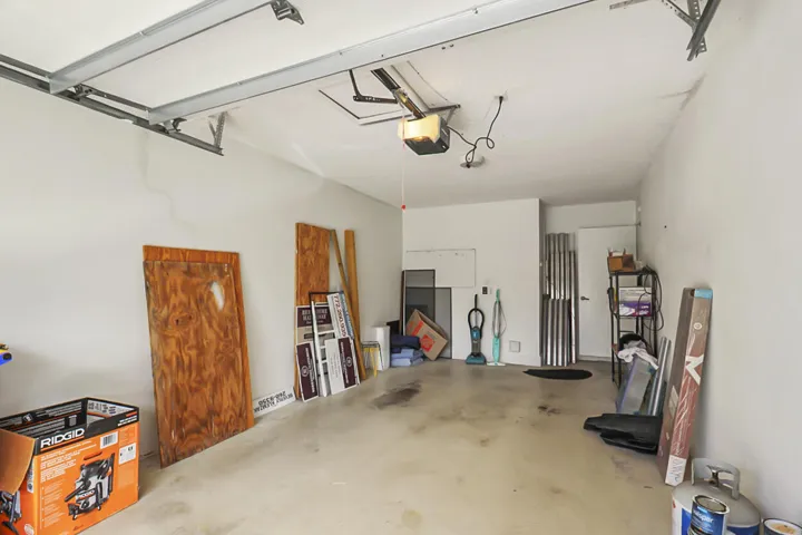 Garage/Hurricane Door
