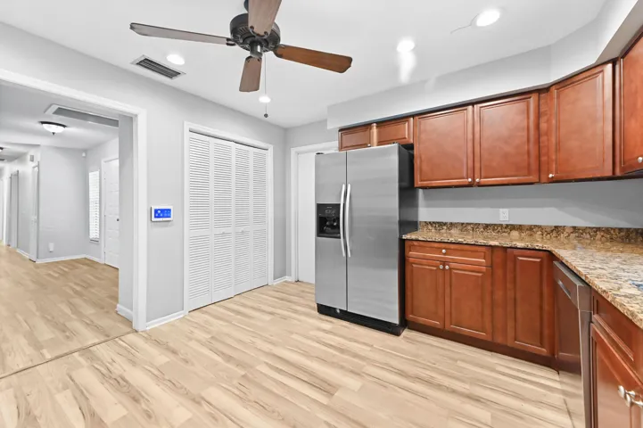 12 Kitchen 03