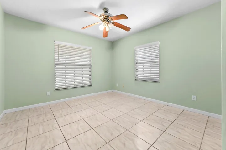 14 Bedroom 01