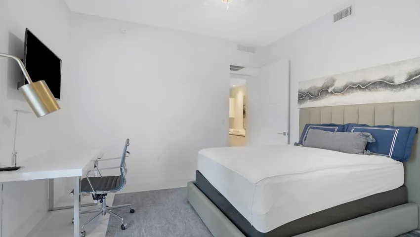 Flexible second bedroom or office