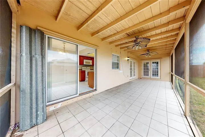 Large Screened Patio