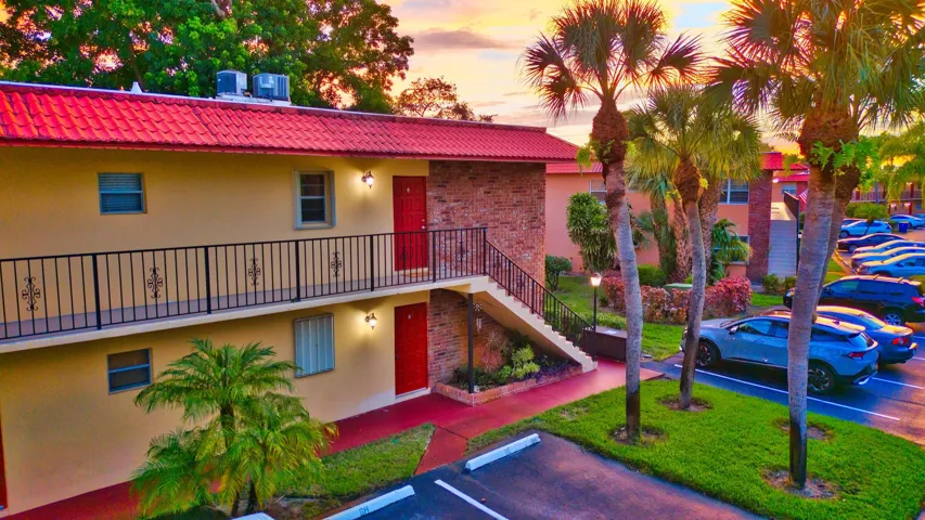 19121 SW PALM CITY RD APT J, STUART, FL