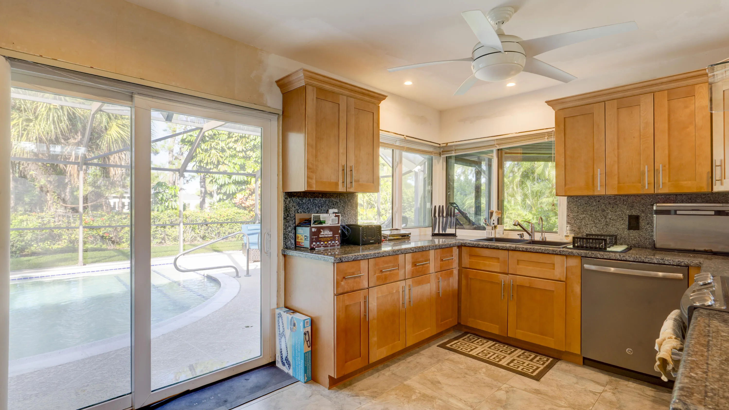 634 Lakewoode Cir w Delray Beach 33445-8