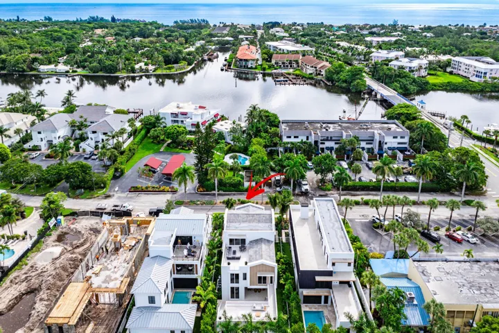 027-812PalmTrail-DelrayBeach-FL-33483-SM