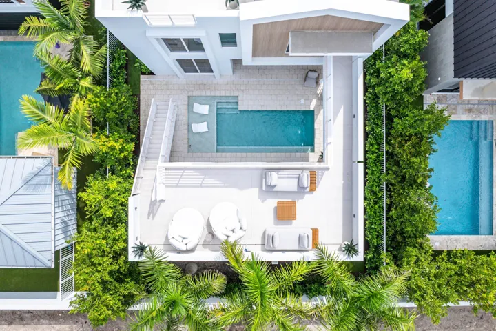 022-812PalmTrail-DelrayBeach-FL-33483-SM