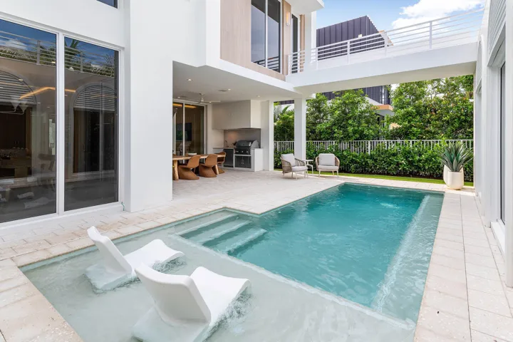010-812PalmTrail-DelrayBeach-FL-33483-SM
