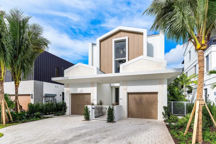 003-812PalmTrail-DelrayBeach-FL-33483-SM