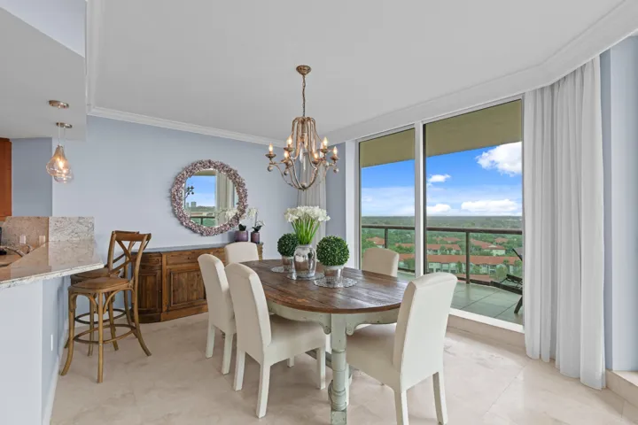 Dining room/kitchen counter seating