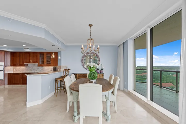Dining/Kitchen