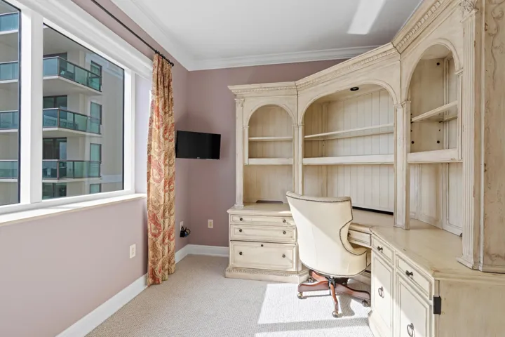 3rd bedroom/den/office