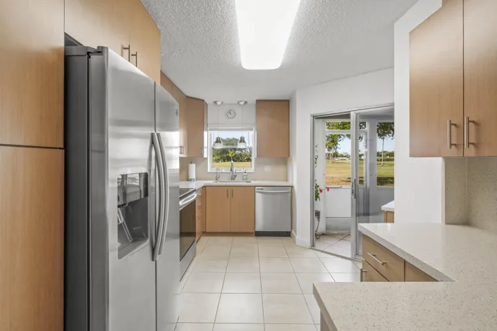 3871 Via Poincana #104 Lake Worth, FL015