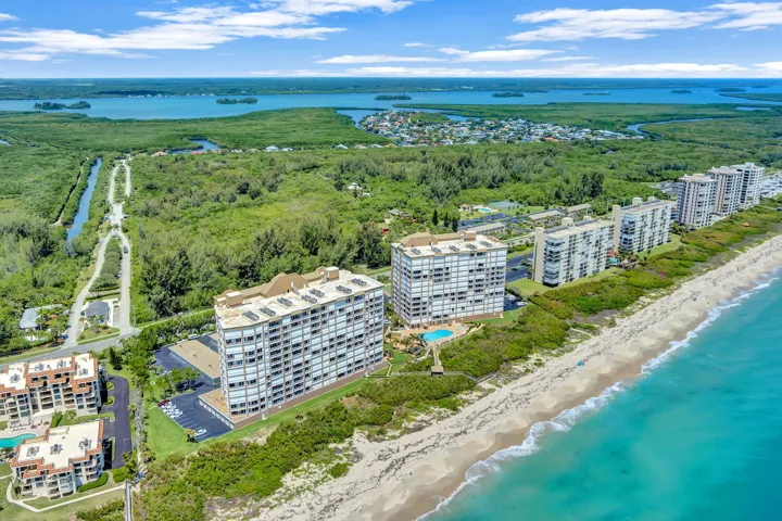 4160 N Hwy A1A Apt 1002A Fort-large-037-