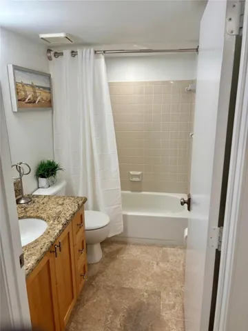 bath with tub - guest