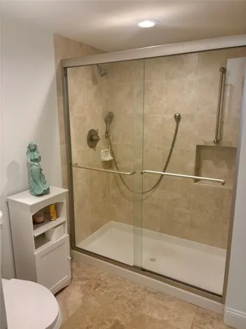 Primary en Suite shower