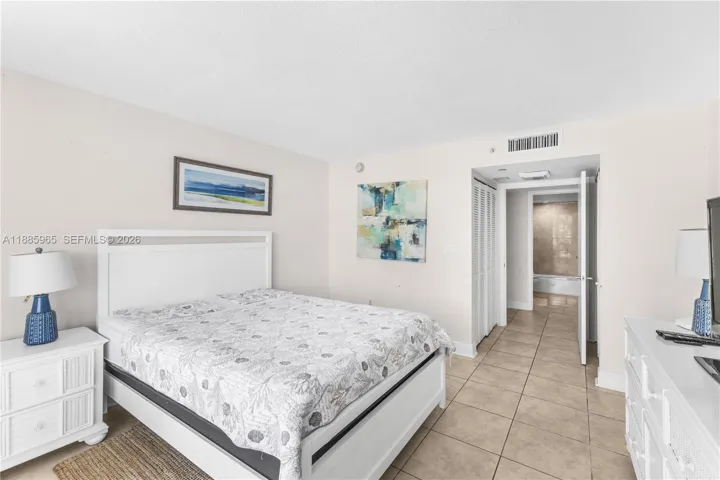 spacious 2nd bedroom