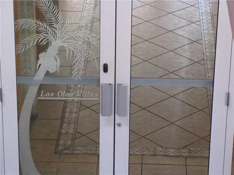 SECURED LOBBY ENTRANCE- FOB AND INTERCOME