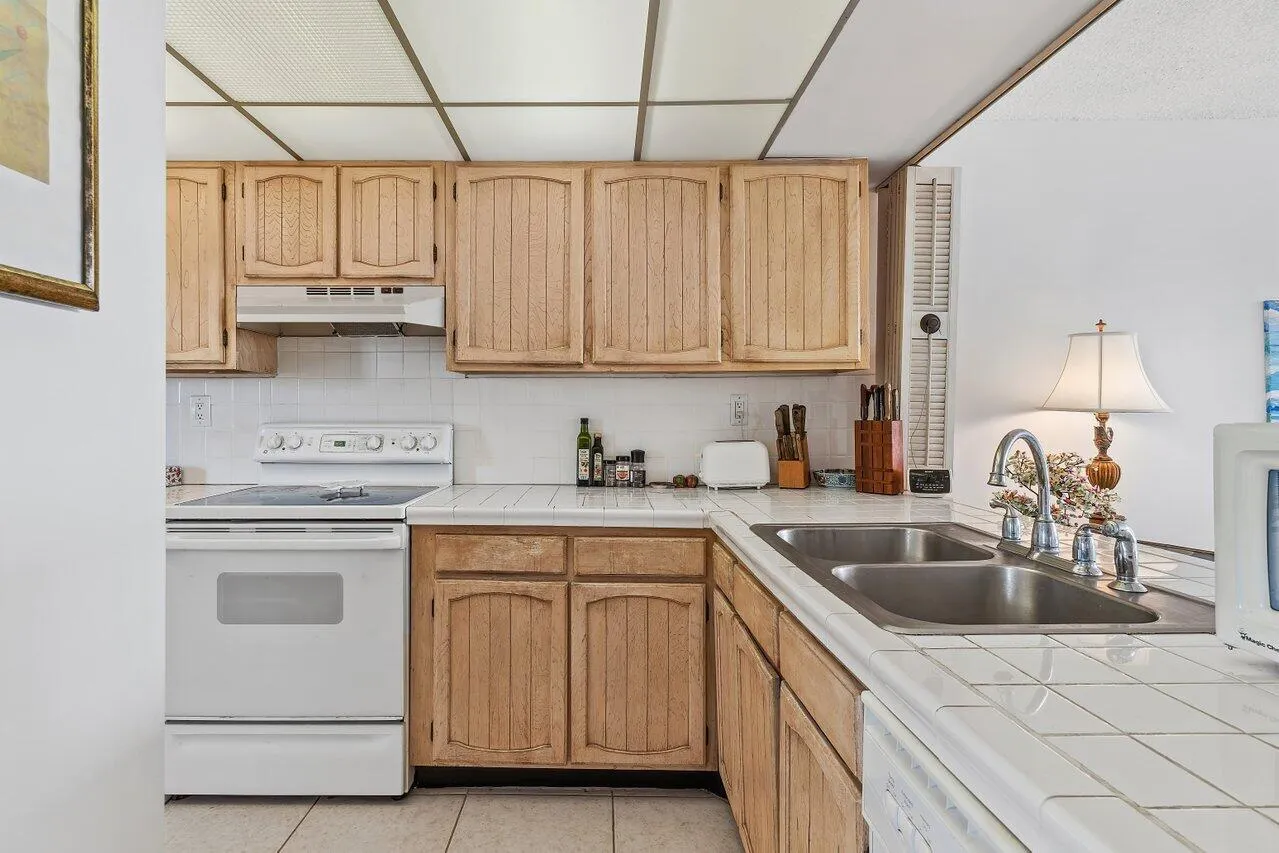 009-13RoyalPalmWay-Unit602-BocaRaton-FL-