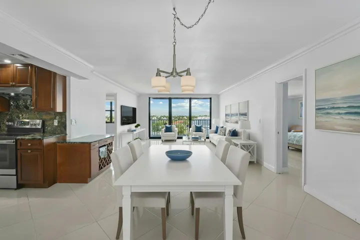 dining room virtually staged