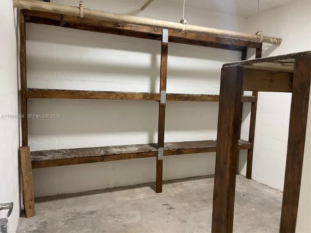Photo 33