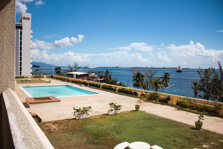 POOL/OCEAN VIEW