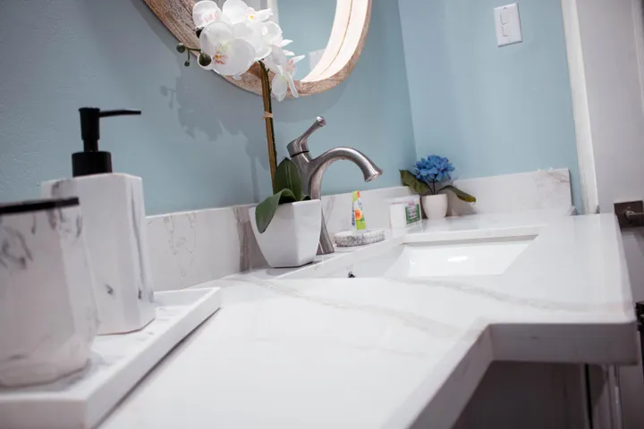BATHROOM 2