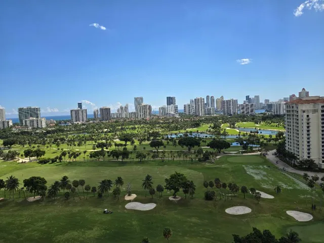 VIEW SUNNY ISLES
