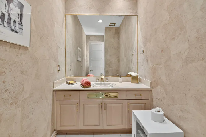 POWDER ROOM