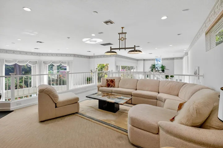LOFT/BR 5
