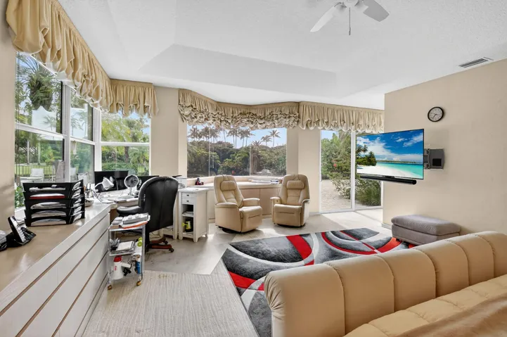 PRIMARY SUITE W/ FABULOUS VIEWS