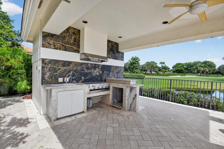 CUSTOM SUMMER KITCHEN & CABANA BATH
