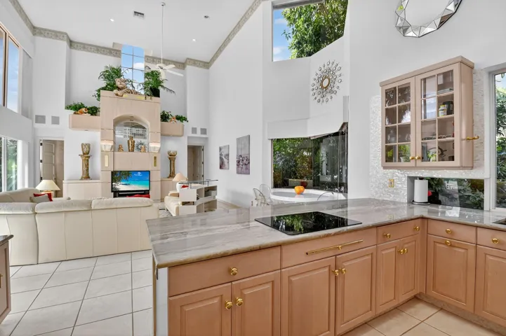 GREAT HOME FOR ENTERTAINING
