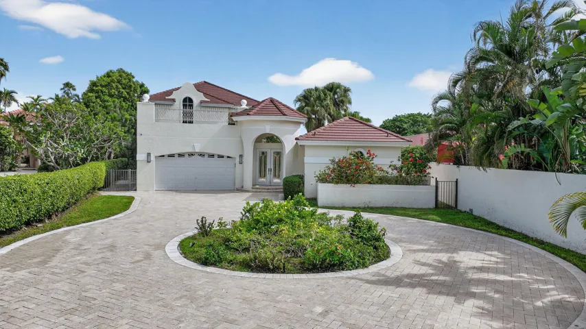 CIRCULAR DRIVEWAY