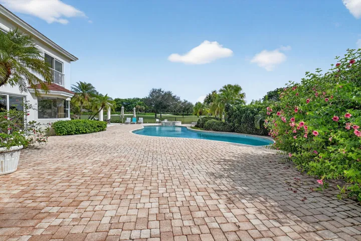 GREAT OUTDOOR SPACE