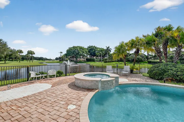 LARGE FREEFORM POOL AND SPA
