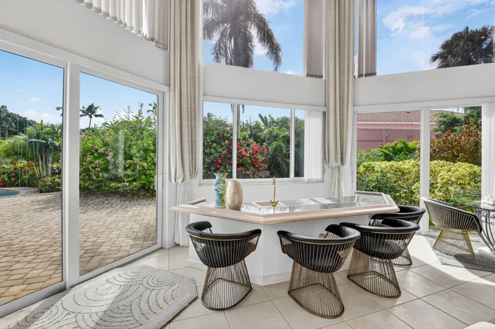PASS THRU WET BAR FOR SEAMLESS ENTERTAINING