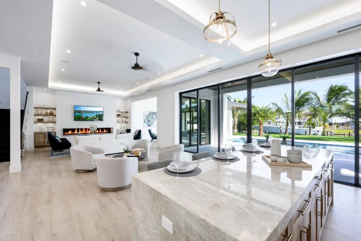 NORTH PALM BEACH COUNTRY CLUB EXTERIOR