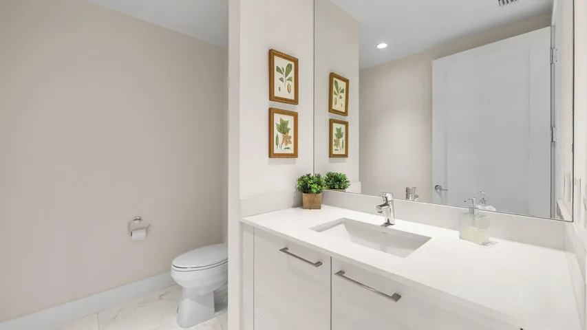 1 Water Club Way 40218