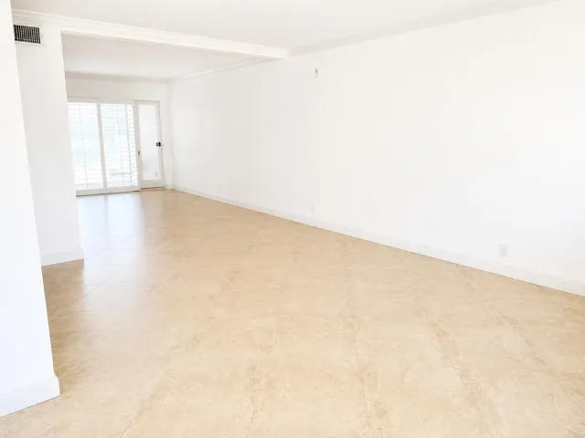 put wall back up to enclose this room