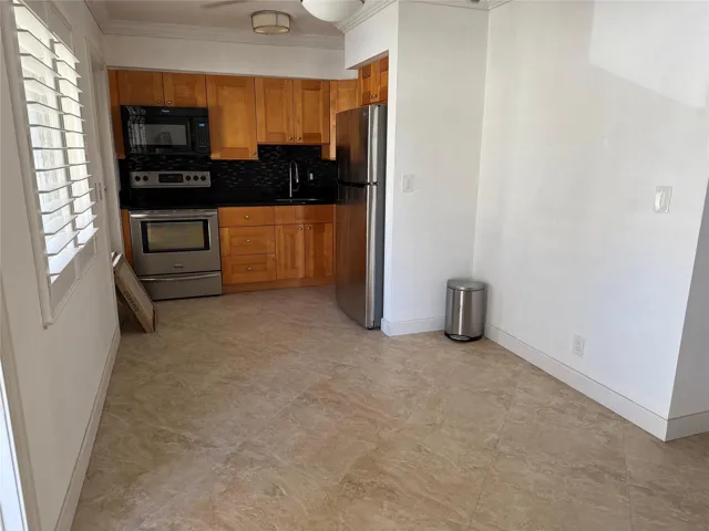 eat in kitchen area