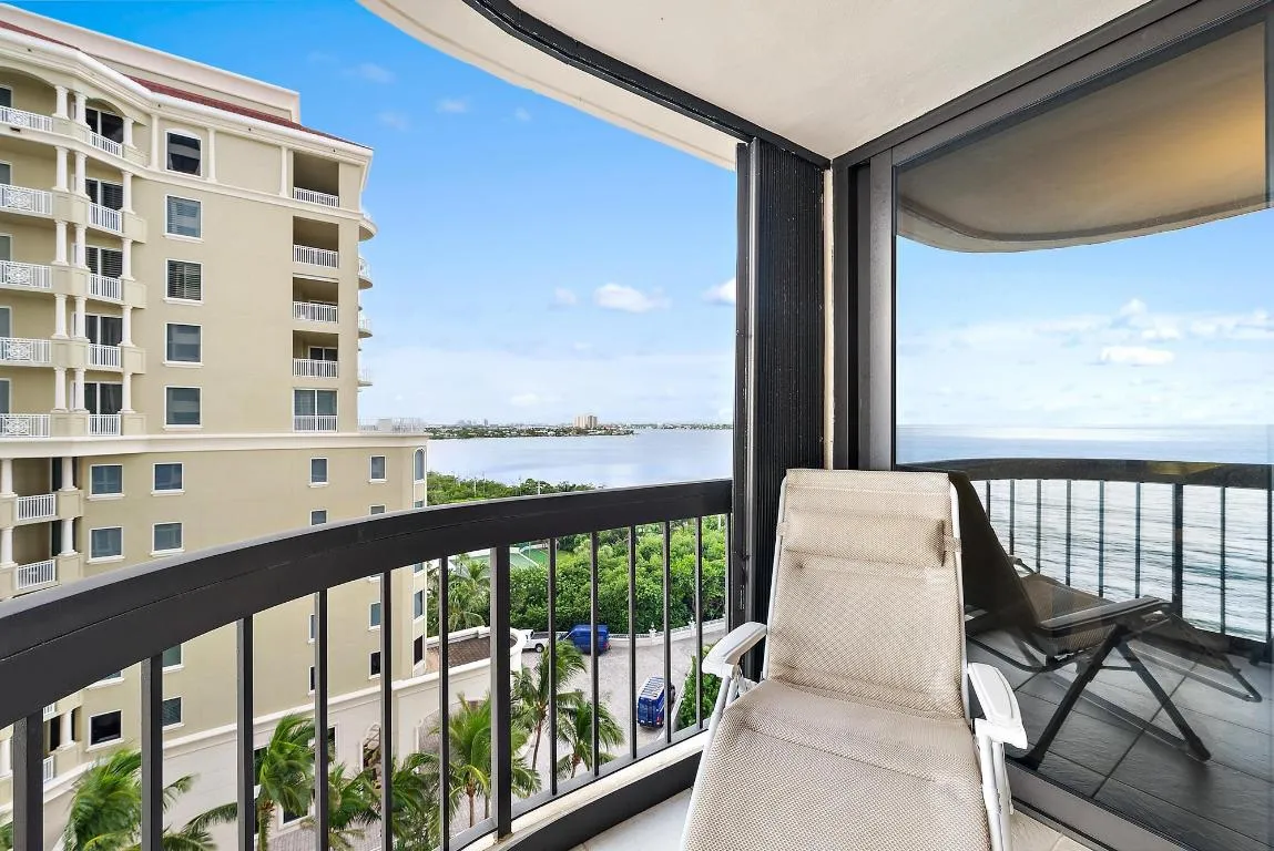 Balcony intracoastal View