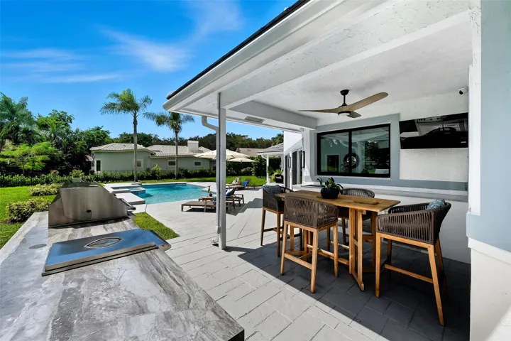 Outdoor Kitchen