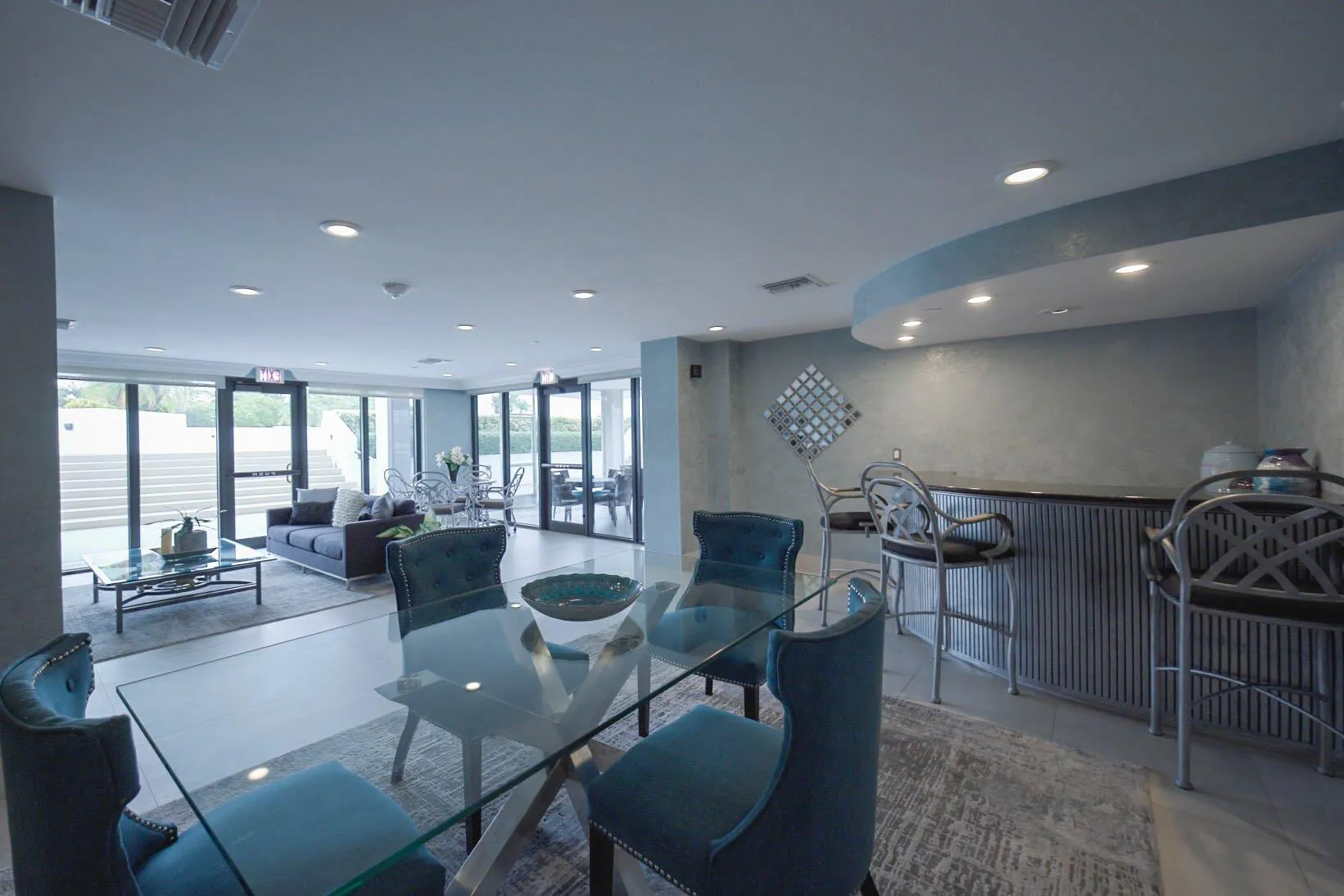 CLUB ROOM