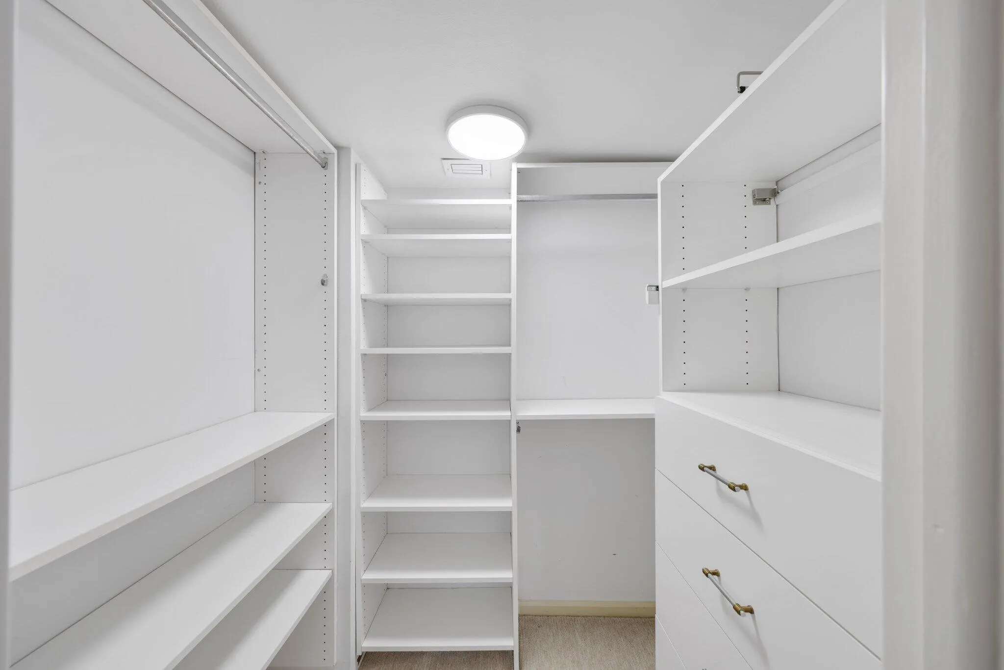 CLOSET 2
