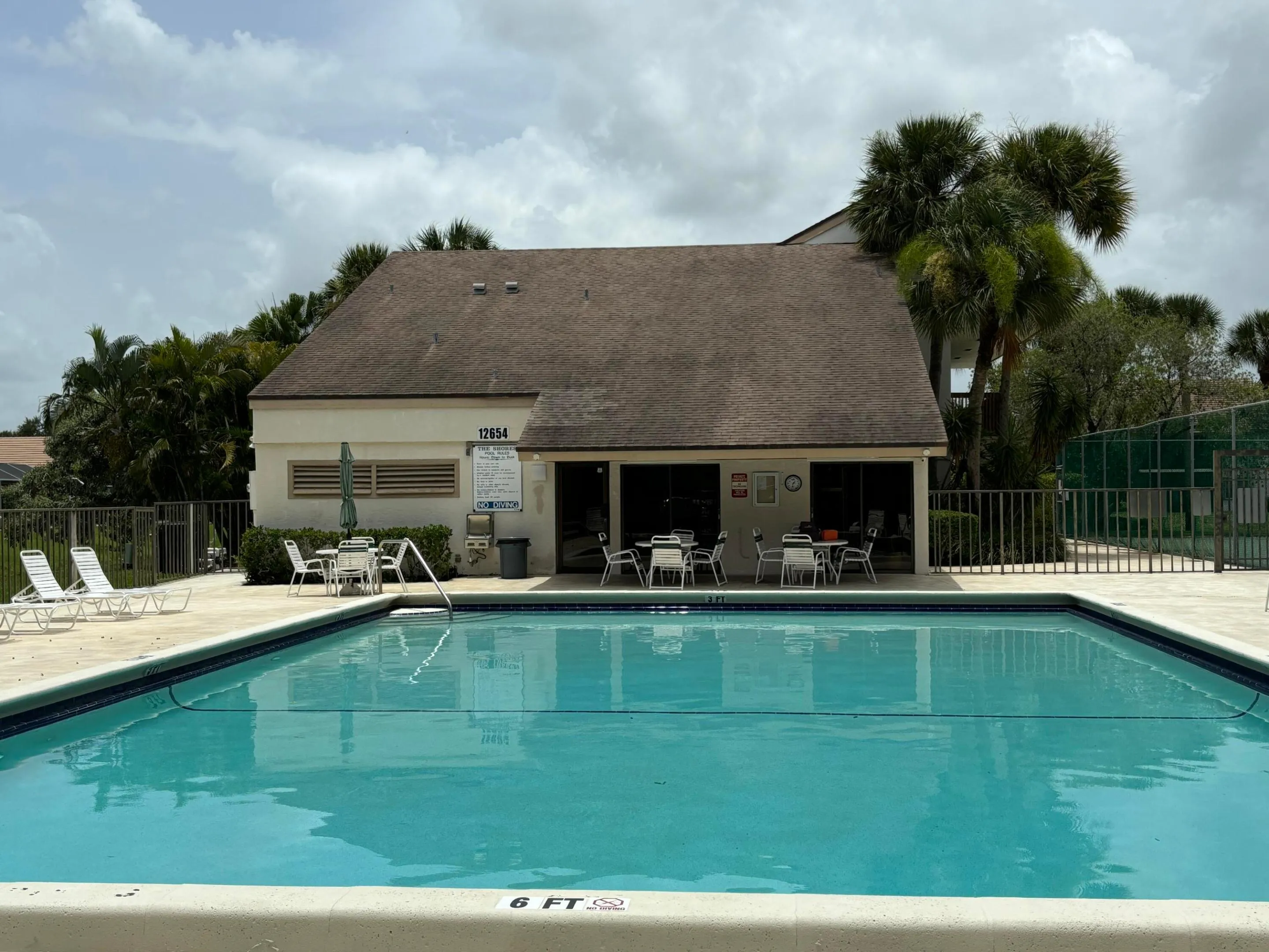 Community heated in the winter pool