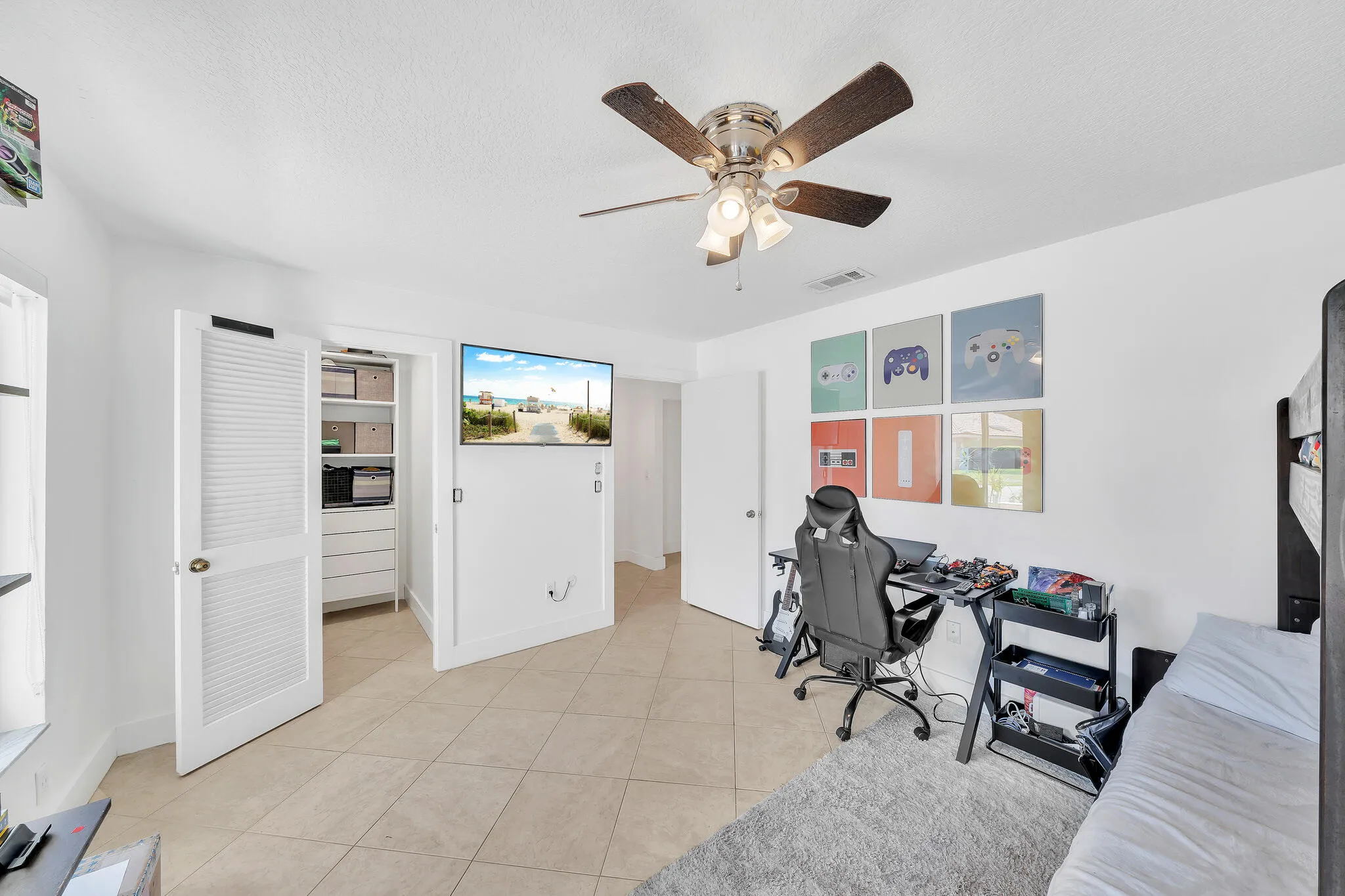 27 Guest Bedroom B (4)