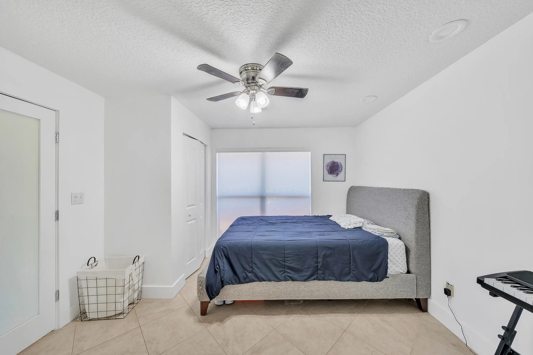 23 Guest Bedroom A (3)