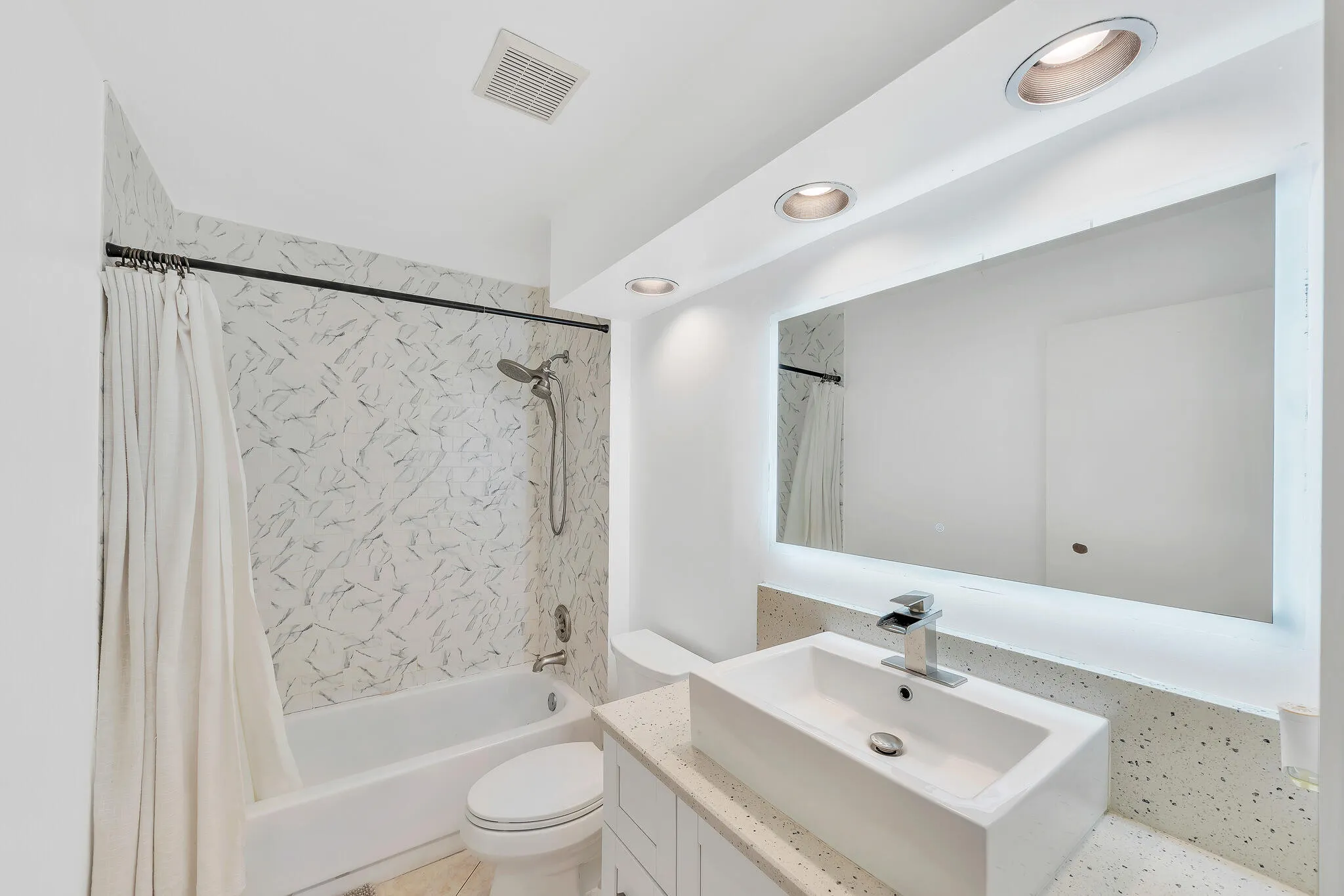 25 Guest Bathroom (1)