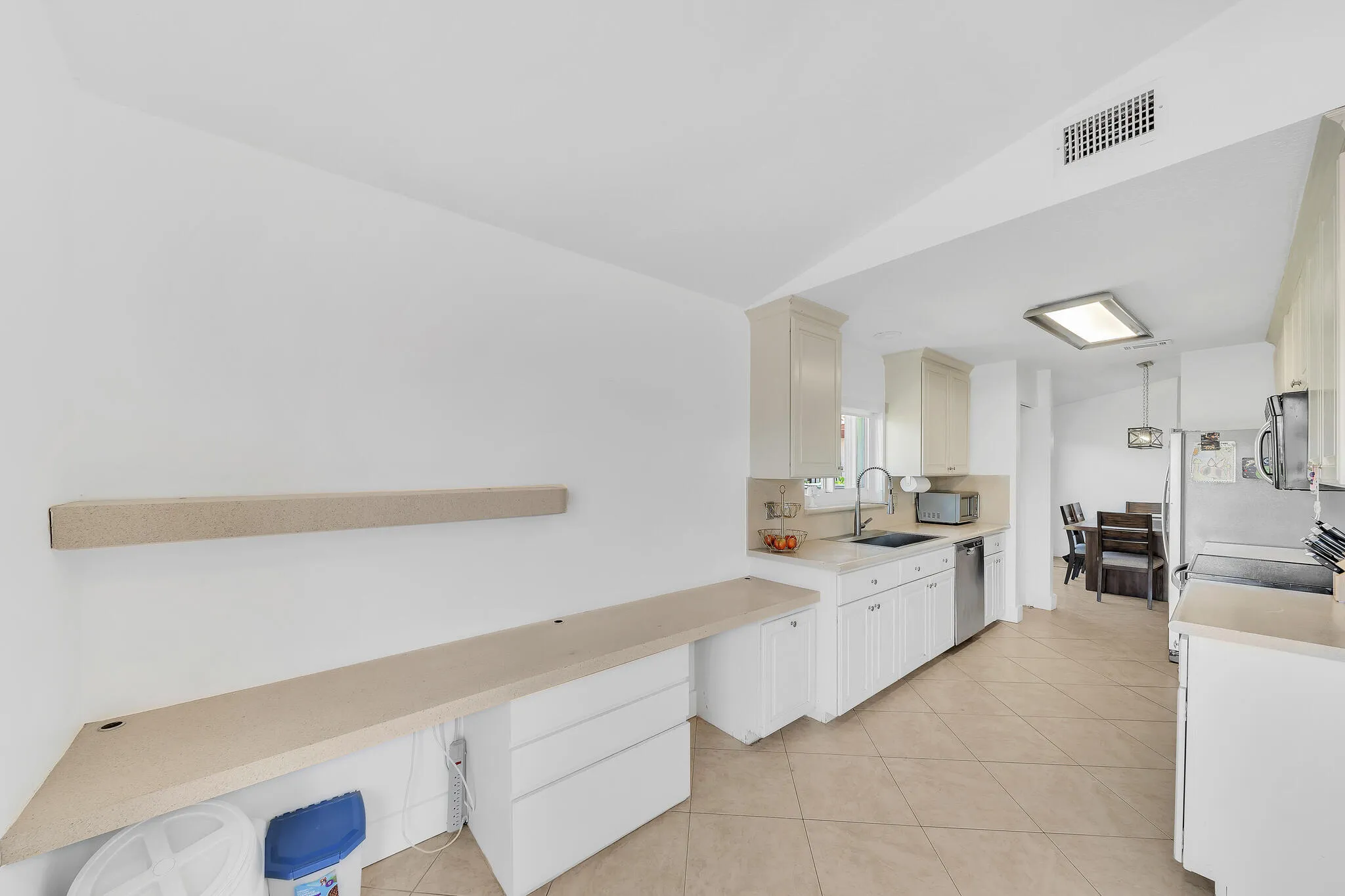 12 Kitchen (2)
